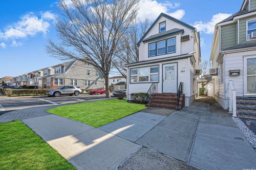 88-47 247th St, Jamaica, NY 11426-1824