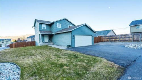 2043 Silver Ln, Wenatchee, WA 98801-9469