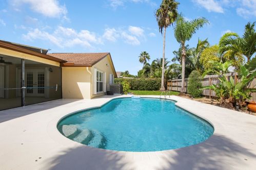 12149 Stratford St, West Palm Beach FL  33414-5663 exterior