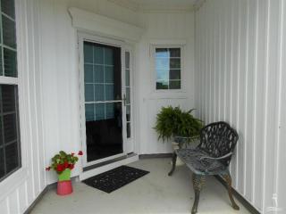 5014 Oarlock Ct, Oak Island, NC 28461-8166