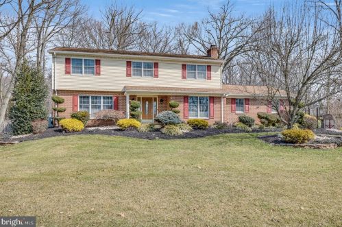 16 Debra Dr, Bear, DE 19701-1762