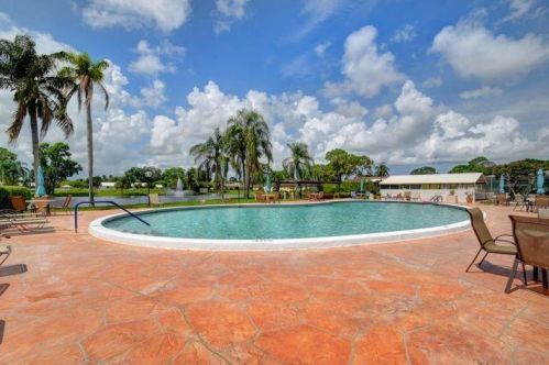 5111 Nesting Way, Delray Beach FL  33484-1707 exterior