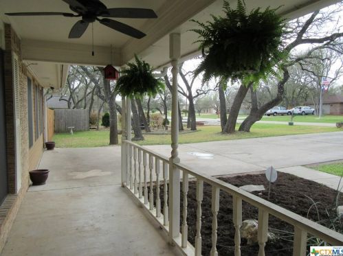 1519 Guess Dr, Salado, TX 76571-4912