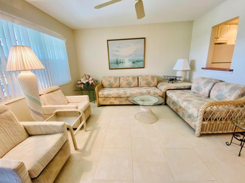 292 Sheffield L, West Palm Beach, FL 33417-1538