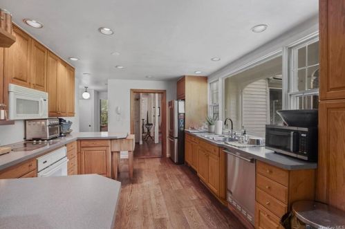 540 Union Valley Rd, Mahopac NY  10541-3972 exterior