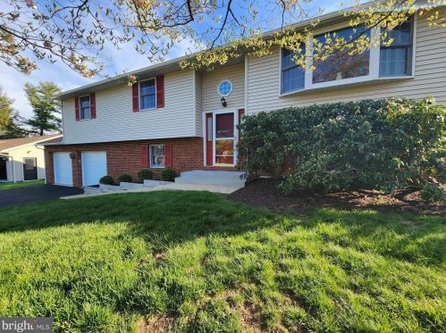 35 9th St, Bally, PA 19503-9643
