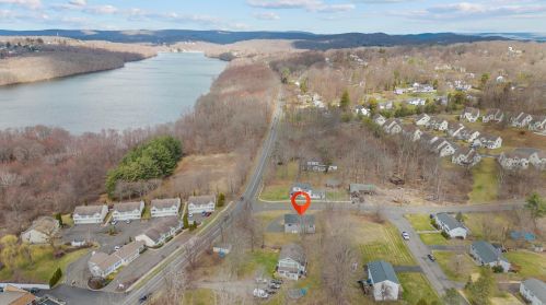1 Bear Mountain Rd, Danbury, CT 06811-5127
