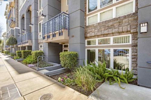 5501 De Marcus Blvd, Pleasanton, CA 94568-2011
