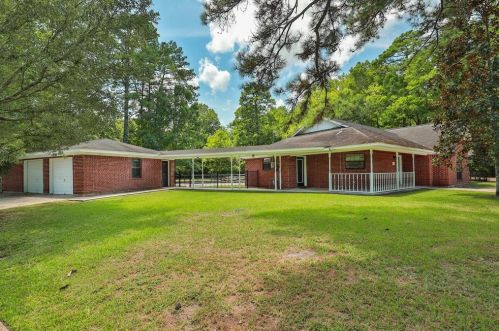 110 Pine Place St, Mont Belvieu TX  exterior