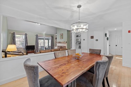 17 Atherton Ln, Amherst NH  03031-3064 exterior