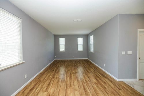 17122 Pacific Oak Ln, Lathrop CA  95330-8526 exterior