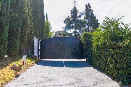19634 Goldstream Way, Santa Clarita, CA 91321-2140