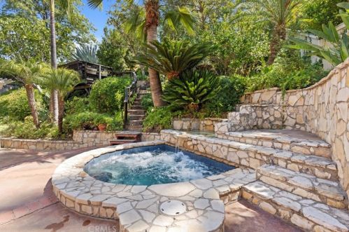 584 Andover Dr, Anaheim CA  92807-4606 exterior