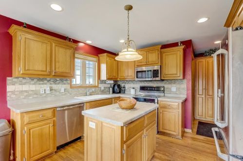 1308 Carla Ln, West Bend WI  53095-5429 exterior