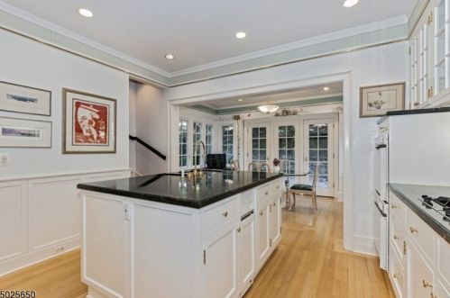 96 Undercliff Rd, Montclair NJ 07042-1718 exterior