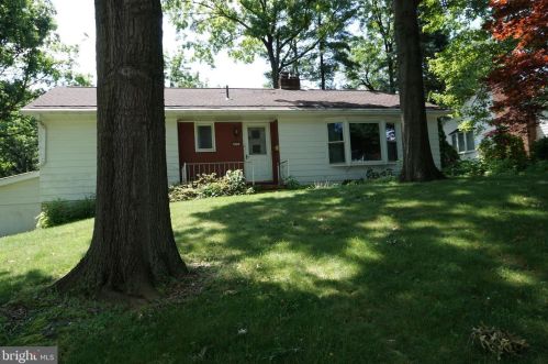 878 Columbia Ave, Palmerton, PA 18071-1406