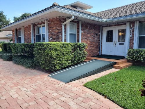 1616 39th St, West Palm Beach, FL 33407-3634