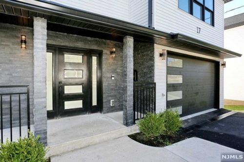 17 Mountain Ave, Mahwah NJ  07430-1217 exterior