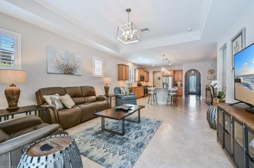 16157 Camden Lakes Cir, Naples FL  34110-2880 exterior