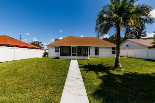 1426 Avenue H, Winter Haven FL  33881-4353 exterior
