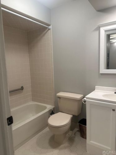 17 Lear Ct, East Brunswick NJ  08816-1863 exterior