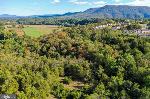 33456 Old Valley Pike, Strasburg VA  22657-3702 exterior