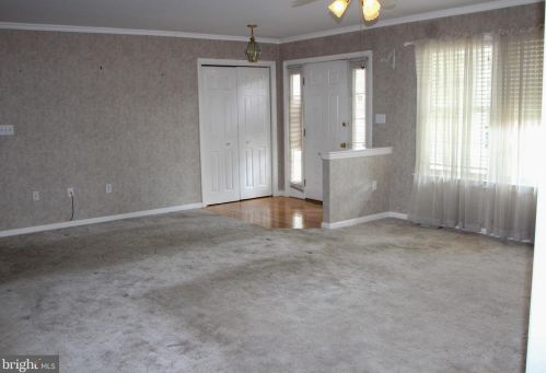5 Crooked Dr, West Enola, PA 17025-1522
