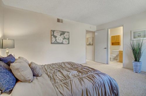 880 Stonegate Dr, South San Francisco CA  94080-1562 exterior