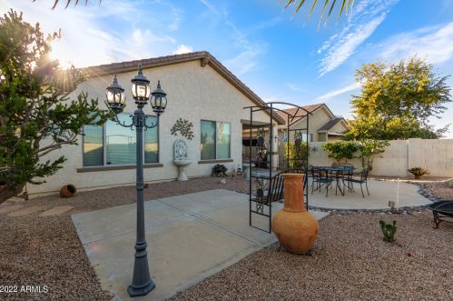 660 Twin Peaks Pkwy, San Tan Valley AZ  85143-5829 exterior