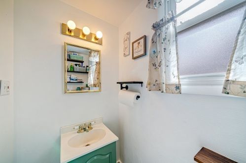 2703 Kansas St, Mckeesport PA  15132-7841 exterior