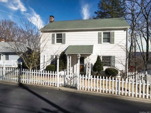 31 Mearns Ave, Highland Falls NY  10928-1103 exterior