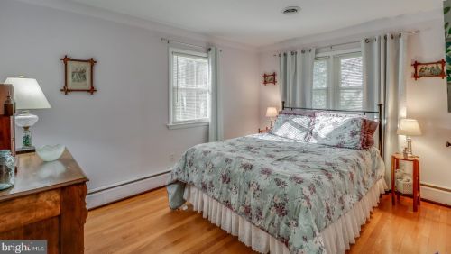 121 School Pl, Slaughter Beach DE  19963-1821 exterior