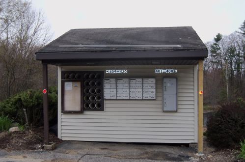 425 Ledgeview Dr, Rochester NH  03839-5625 exterior