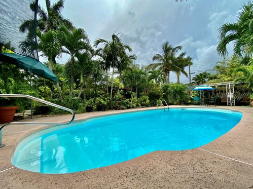 632 9th St, Belle Glade, FL 33430-3787