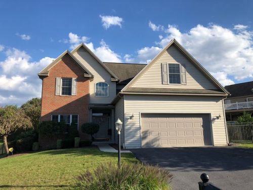 1402 Inverness Dr, Navy Sup Dpt, PA 17050-8345