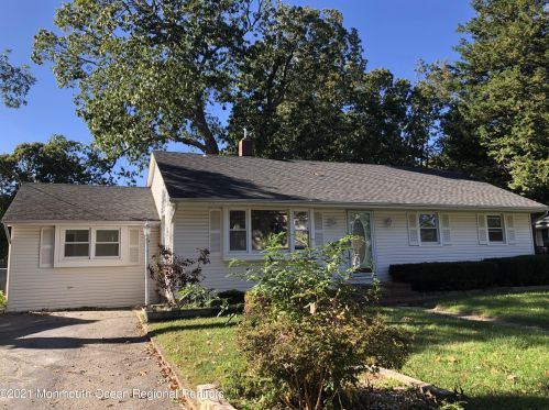 16 Cherokee Ln, Bricktown, NJ 08724-4405