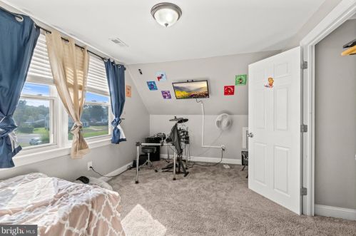 28 Buckingham Dr, Willingboro NJ  08046-1623 exterior