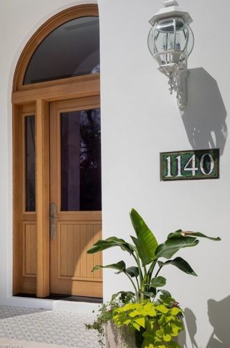 1140 8th St, Naples FL  34120-7427 exterior