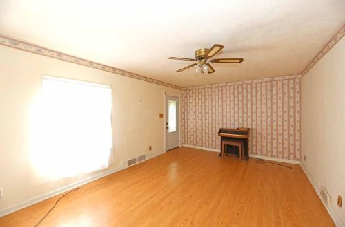 203 Arch Ave, Mount Vernon OH  43050-3106 exterior