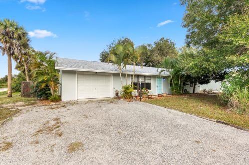 3486 1st Rd, Vero Beach, FL 32968-2530