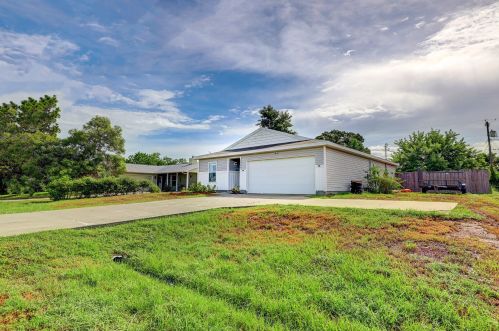 1977 Floresta Dr, Fort Pierce FL  34983-4619 exterior