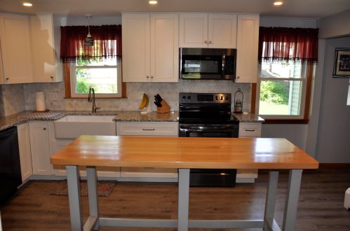 17 Biscayne Pkwy, Nashua NH 03064-1169 exterior