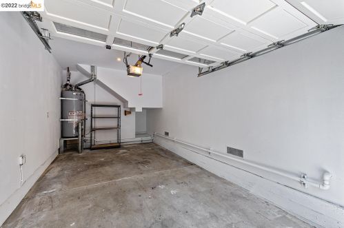 550 25th St, Oakland CA  94606-3336 exterior