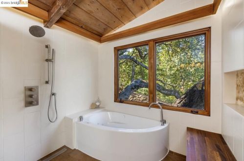 25566 Fernhill Dr, Los Altos CA  94024-6302 exterior