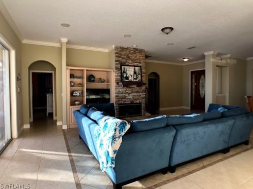 1647 Riverside Dr, Daytona Beach FL  32117-1739 exterior