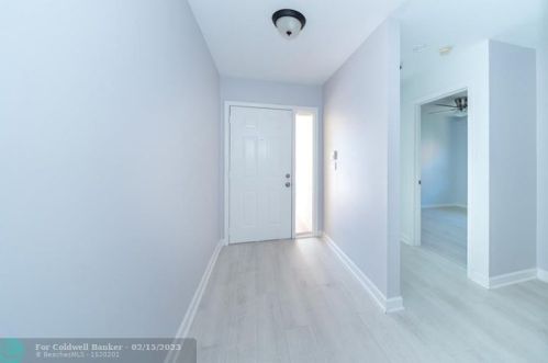 175 Executive Cir, Boynton Beach FL  33436-1835 exterior