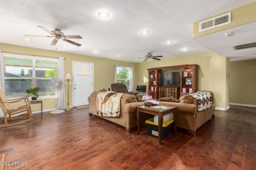 4827 Villa Rita Dr, Glendale, AZ 85308-1427