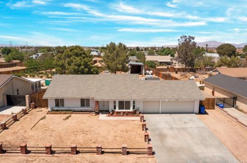 12774 Laurel Oak Rd, Victorville, CA 92392-8821
