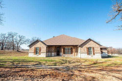 103 Bishop Dr, Weatherford, TX 76088-2008