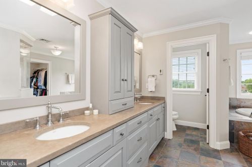 644 Southridge Dr, Navy Sup Dpt PA  17055-6025 exterior